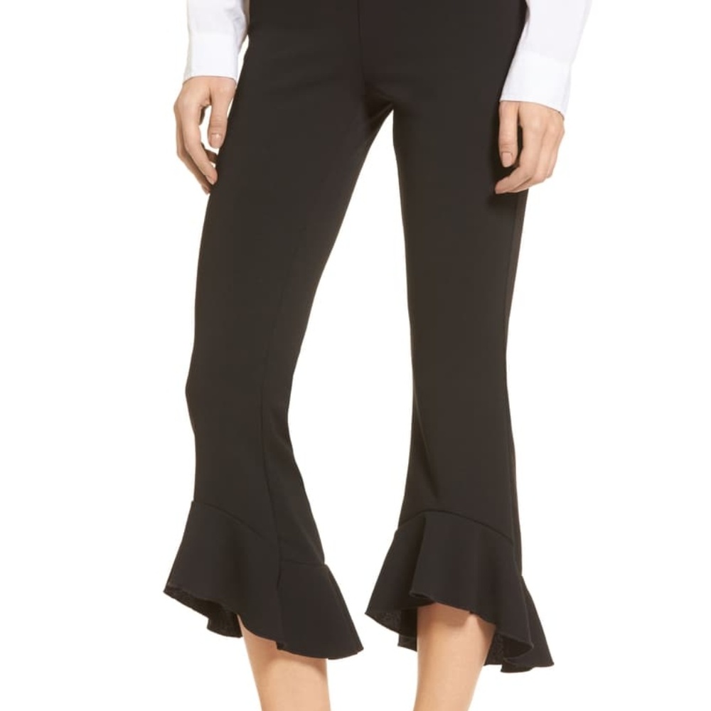 **Closet Cleanout** Ruffle Hem Crop Pants